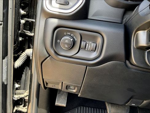 Used 2025 RAM 2500 Laramie w/ Night Edition AWD/4WD image 33