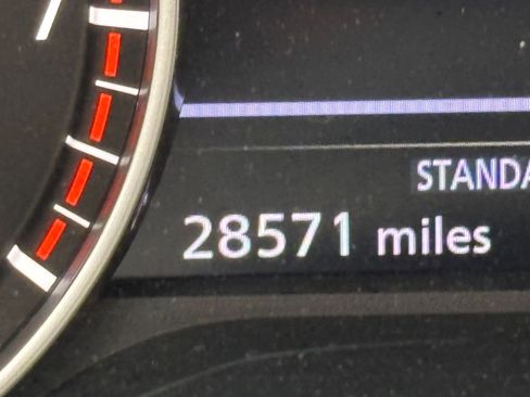 Used 2025 Nissan Pathfinder SV FWD image 20