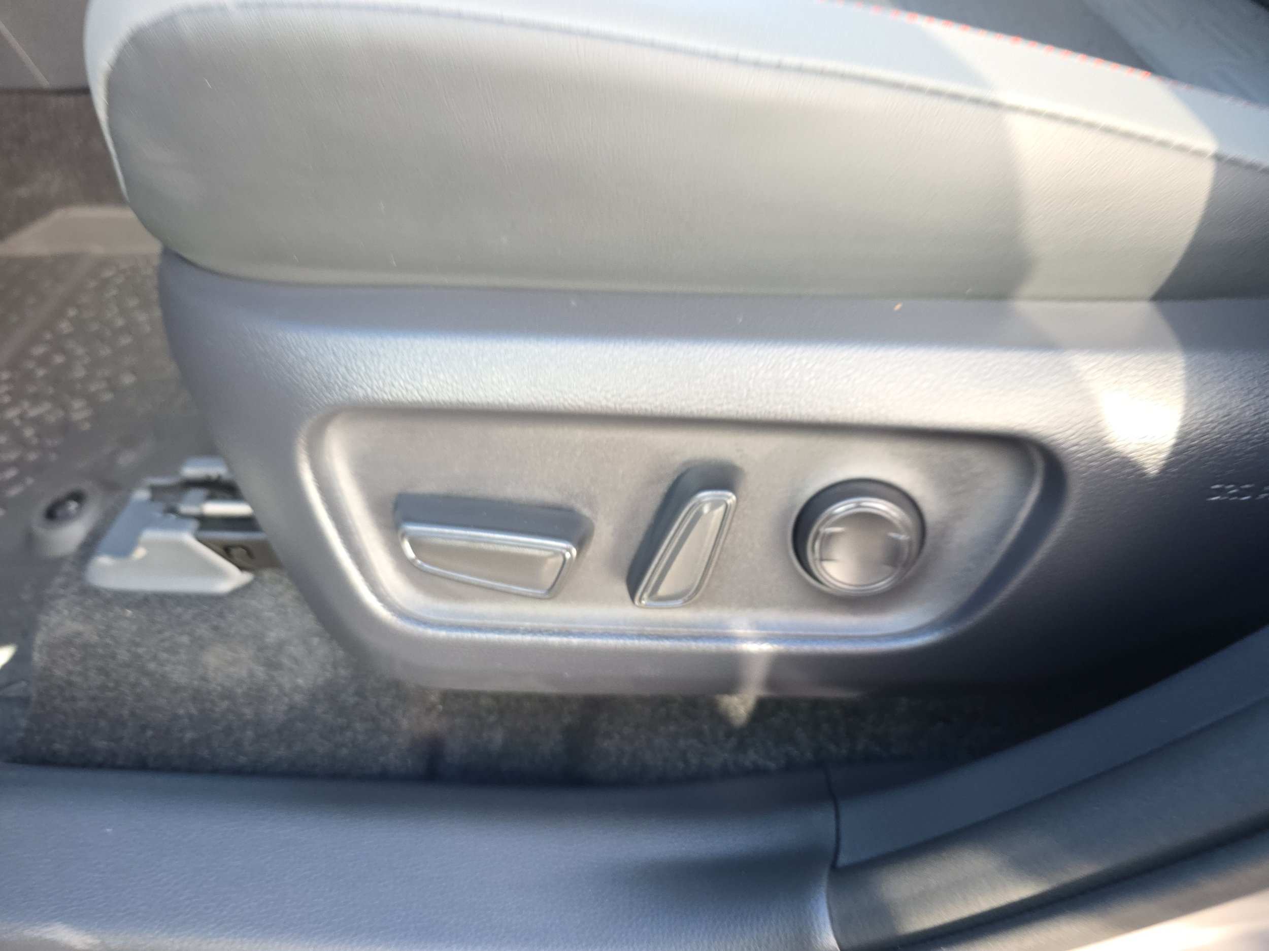 Used 2026 Toyota RAV4 AWD Plug-in Hybrid image 11