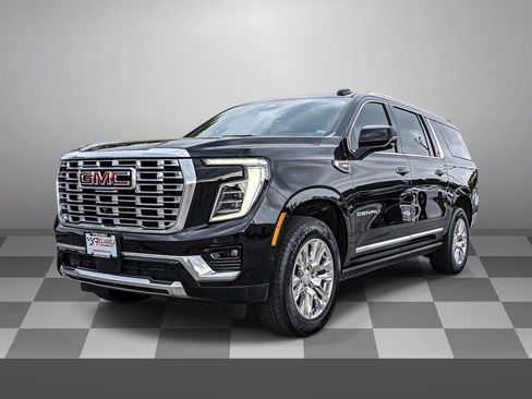 Certified 2025 GMC Yukon XL Denali w/ Sun & Power Step Package AWD/4WD image 3