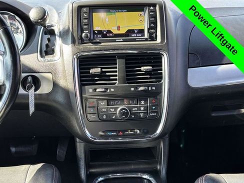 Used 2018 Dodge Grand Caravan GT image 29