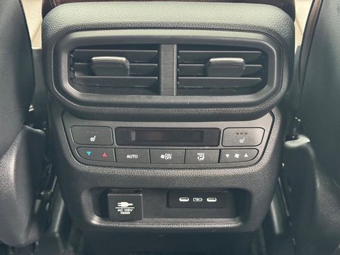 Certified 2025 Honda Pilot Elite image 17