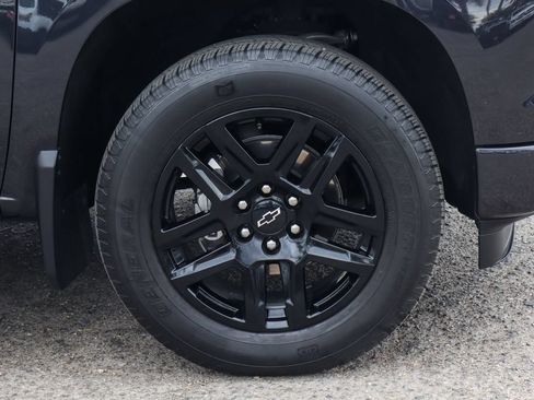 Used 2023 Chevrolet Silverado 1500 Custom AWD/4WD image 46