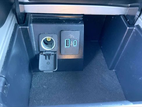 Certified 2023 Ford Explorer Limited image 32