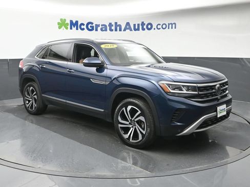 Used 2020 Volkswagen Atlas Cross Sport SEL Premium AWD/4WD image 2