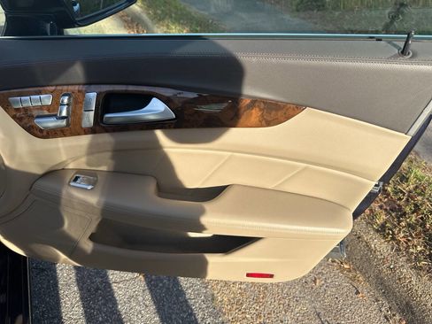 Used 2012 Mercedes-Benz CLS 550 4MATIC image 38