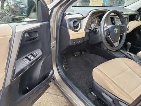 Used 2013 Toyota RAV4 XLE image 10