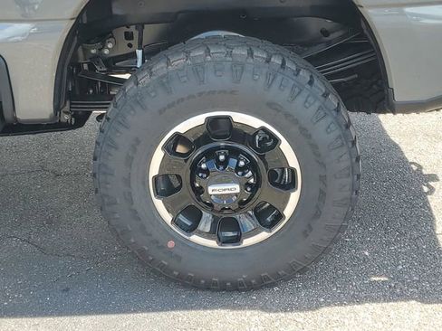 New 2026 Ford F250 Platinum w/ Tremor Off-Road Package image 6