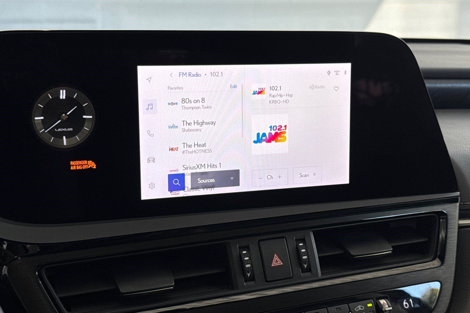 Certified 2025 Lexus ES 300h w/ Premium Package FWD image 23