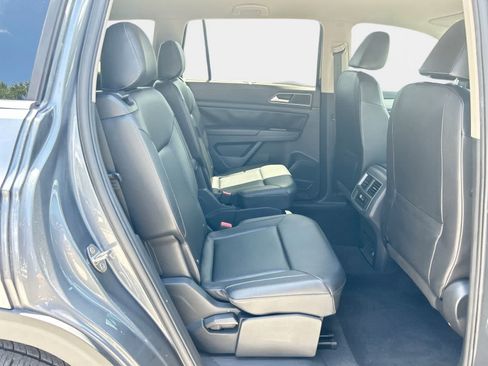 Used 2019 Volkswagen Atlas SE w/ Towing Package FWD image 13