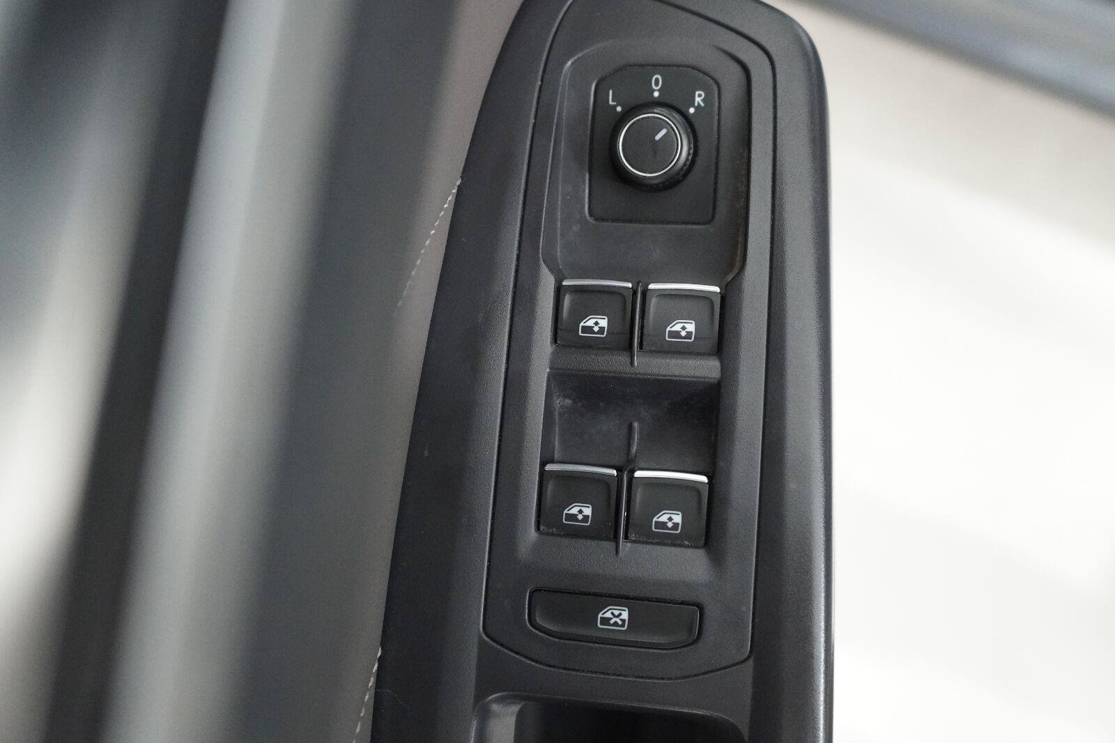 Used 2021 Volkswagen Atlas Cross Sport SE w/ Panoramic Sunroof Package FWD image 20