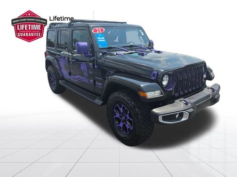 Used 2021 Jeep Wrangler Unlimited Sahara w/ Uconnect 4C Nav & Sound Group AWD/4WD image 5