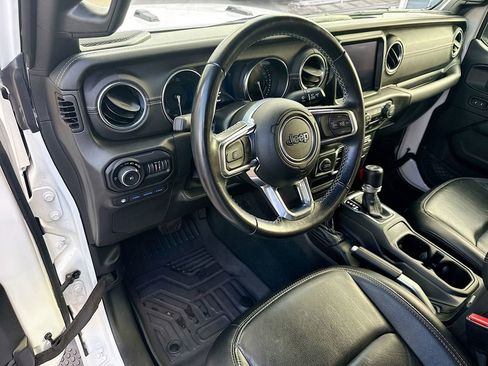 Used 2022 Jeep Wrangler Unlimited Sahara image 10