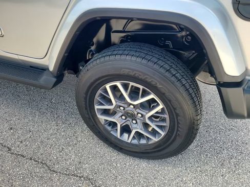 Used 2025 Jeep Wrangler Unlimited Sahara w/ Safety Group AWD/4WD image 8