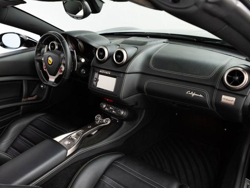 Used 2010 Ferrari California RWD image 59