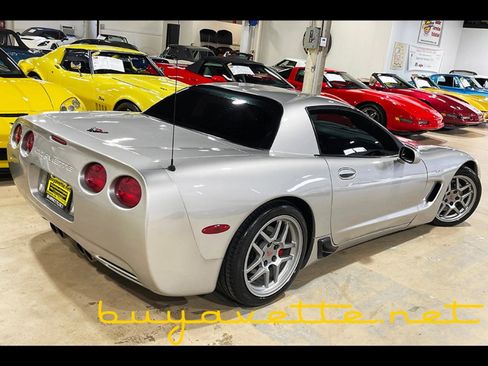 Used 2004 Chevrolet Corvette Z06 w/ Memory Package image 2