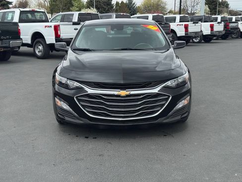 Used 2025 Chevrolet Malibu LT FWD image 2
