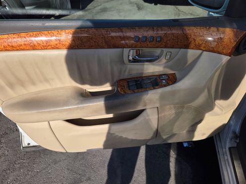 Used 2005 Lexus LS 430 RWD image 7