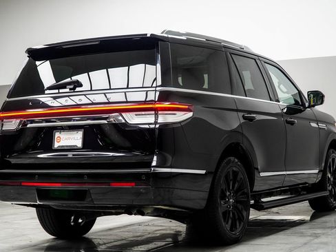 Used 2024 Lincoln Navigator Reserve w/ Monochromatic Package image 12