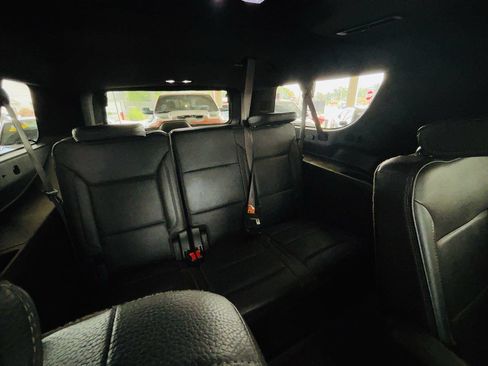 Used 2021 GMC Yukon XL Denali w/ Advanced Technology Package AWD/4WD image 40