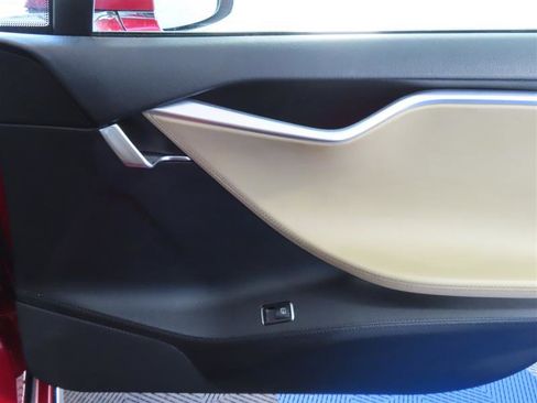 Used 2013 Tesla Model S Performance image 32