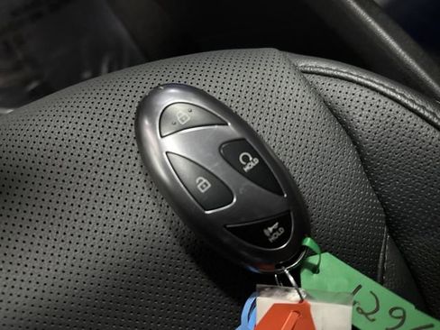 Used 2025 Hyundai Tucson Limited image 30