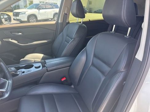 Certified 2023 Nissan Rogue SV w/ SV Premium B Package AWD/4WD image 18