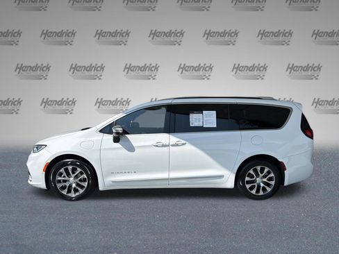 Used 2026 Chrysler Pacifica Pinnacle FWD image 6