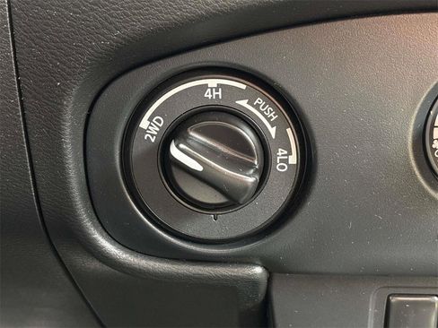 Used 2023 Nissan Frontier SV w/ Midnight Edition Package image 27