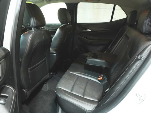 Used 2021 Buick Encore GX Essence AWD/4WD image 13