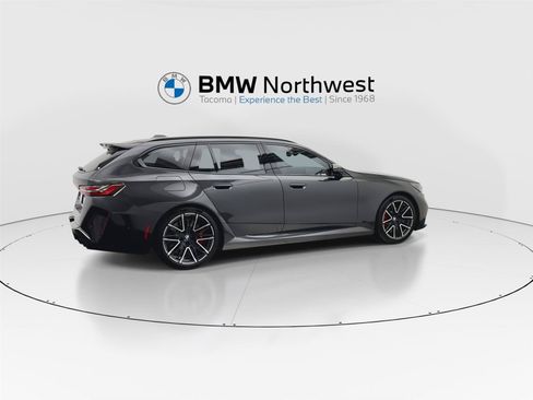 Used 2025 BMW M5 Touring AWD/4WD image 4
