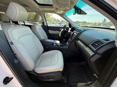 Used 2017 Ford Explorer Platinum AWD/4WD image 30