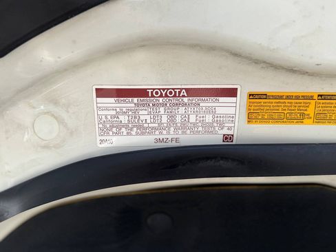 Used 2010 Toyota Highlander Limited AWD/4WD image 63