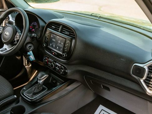 Used 2021 Kia Soul S FWD image 11