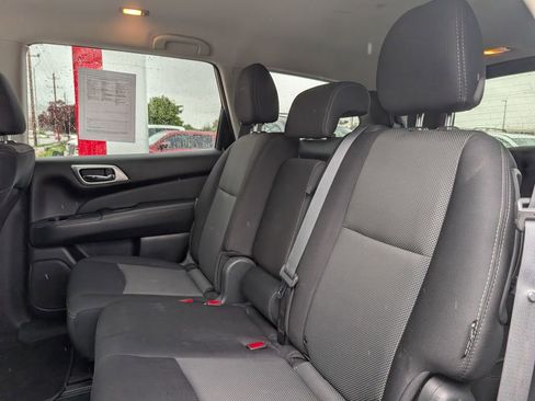 Used 2019 Nissan Pathfinder SV FWD image 8