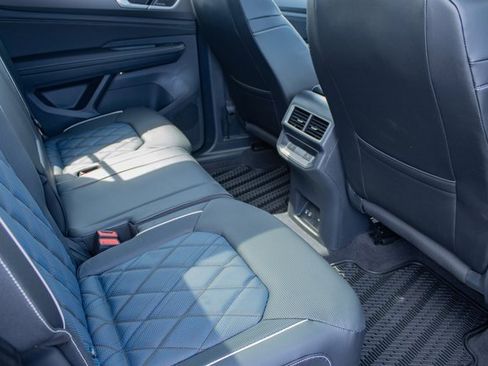 Used 2024 Volkswagen Atlas Cross Sport SEL Premium R-Line image 32