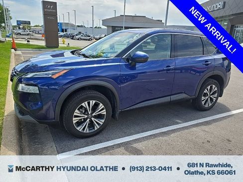 Used 2021 Nissan Rogue SV FWD image 1