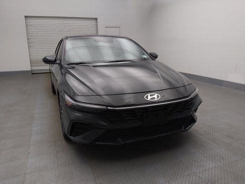 Used 2025 Hyundai Elantra Sport image 14