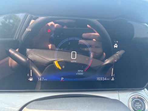 Used 2025 Chevrolet Trax LT FWD image 15