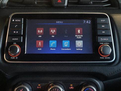 Used 2025 Nissan Versa S FWD image 25