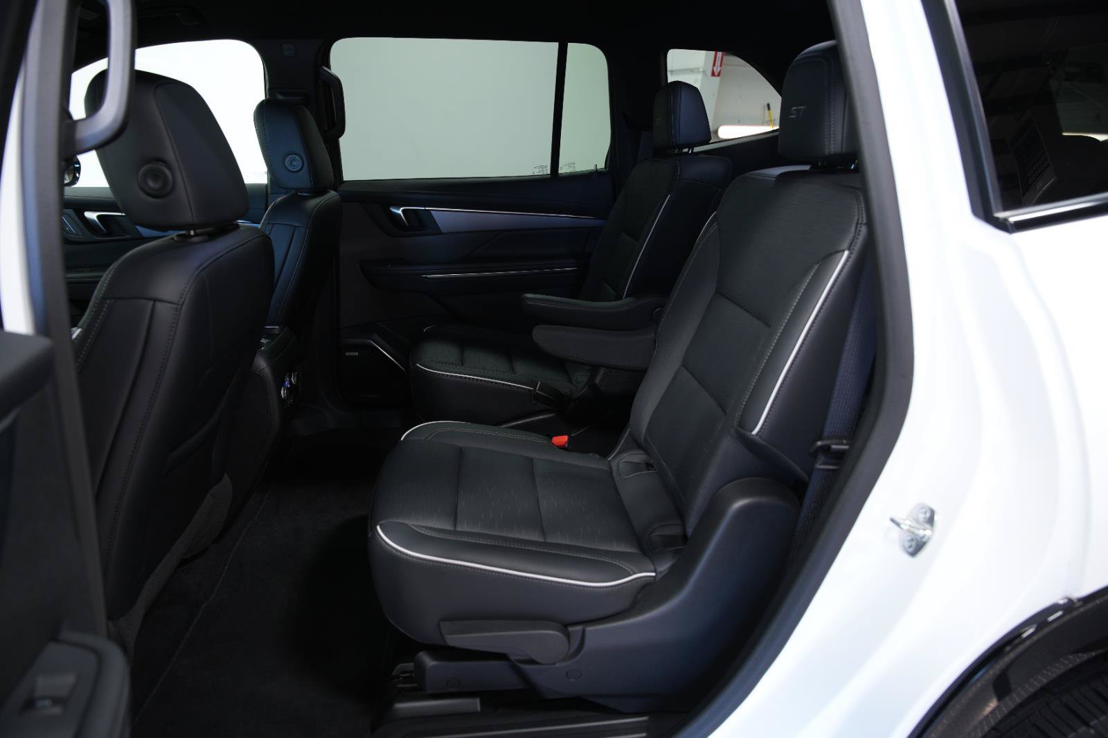Used 2025 Buick Enclave Sport Touring AWD/4WD image 27