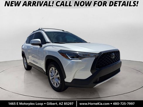 Used 2023 Toyota Corolla Cross LE w/ Black Badges Package (TMS) FWD image 1