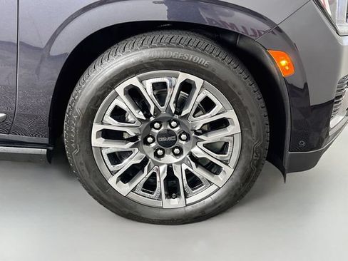 Used 2024 GMC Yukon Denali Ultimate AWD/4WD image 42