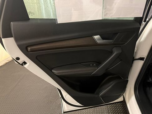 Used 2022 Audi Q5 2.0T Premium Plus image 26