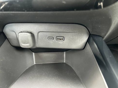 Used 2024 Chevrolet Trax LT w/ LT Convenience Package FWD image 27