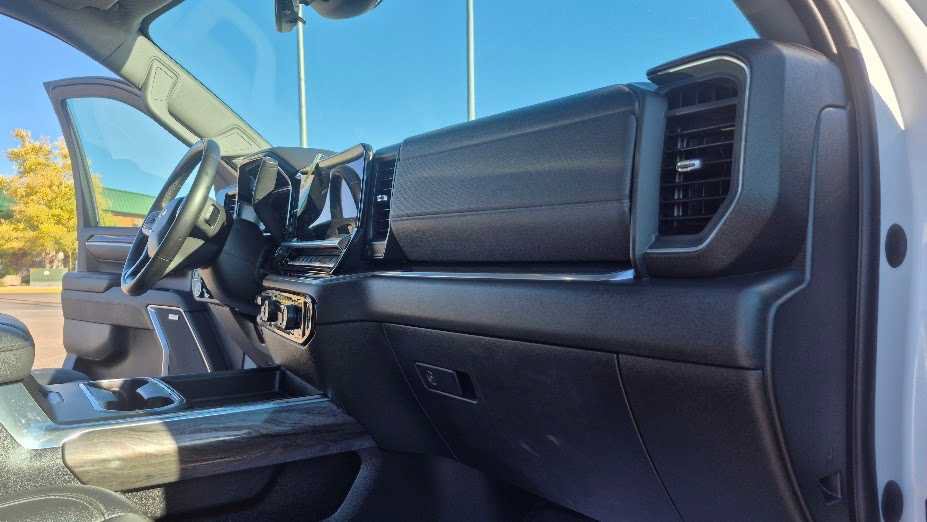 Used 2024 Chevrolet Silverado 2500 LTZ w/ LTZ Convenience Package AWD/4WD image 26