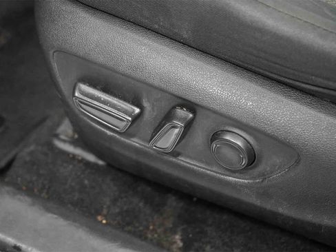 Used 2019 Toyota RAV4 XLE image 23