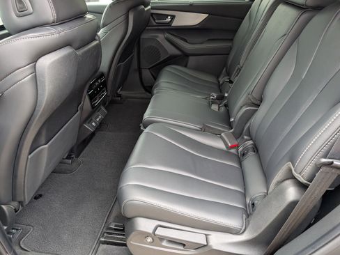 Certified 2024 Acura MDX FWD w/ Technology Package image 11