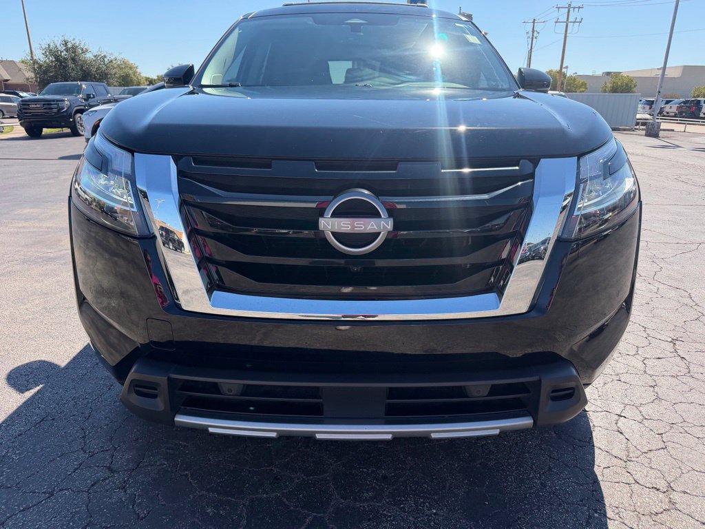 Used 2023 Nissan Pathfinder SL w/ SL Premium Package FWD image 8