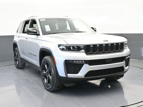 New 2026 Jeep Grand Cherokee Limited w/ Limited Altitude Package RWD image 9